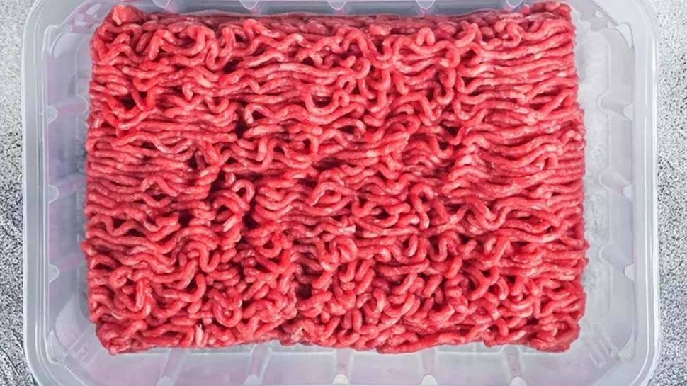 Uğraştırıcı yöntemlere son! İşte donmuş kıyma çözmenin basit yolu...