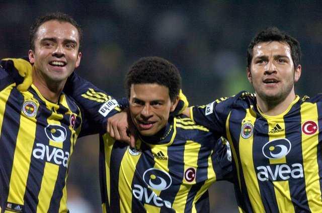 +Fenerbah%C3%A7e%E2%80%99de+ba%C5%9Far%C4%B1s%C4%B1z+olan+T%C3%BCrk+futbolcular+