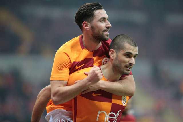 Galatasarayl%C4%B1+futbolculardan+Tudor%E2%80%99a+ele%C5%9Ftiri