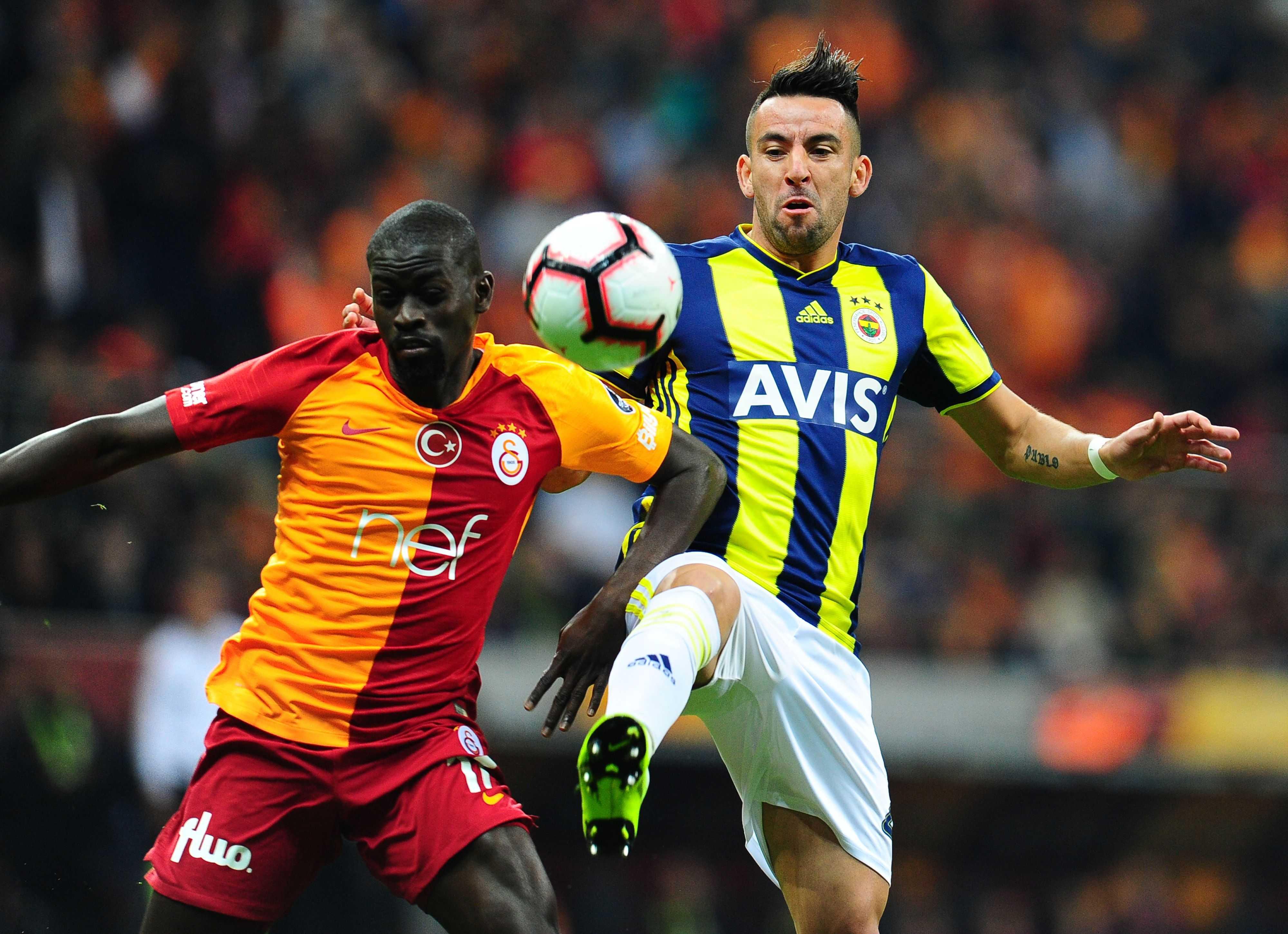 %C4%B0%C5%9Fte+Galatasaray+-+Fenerbah%C3%A7e+derbisinden+kareler