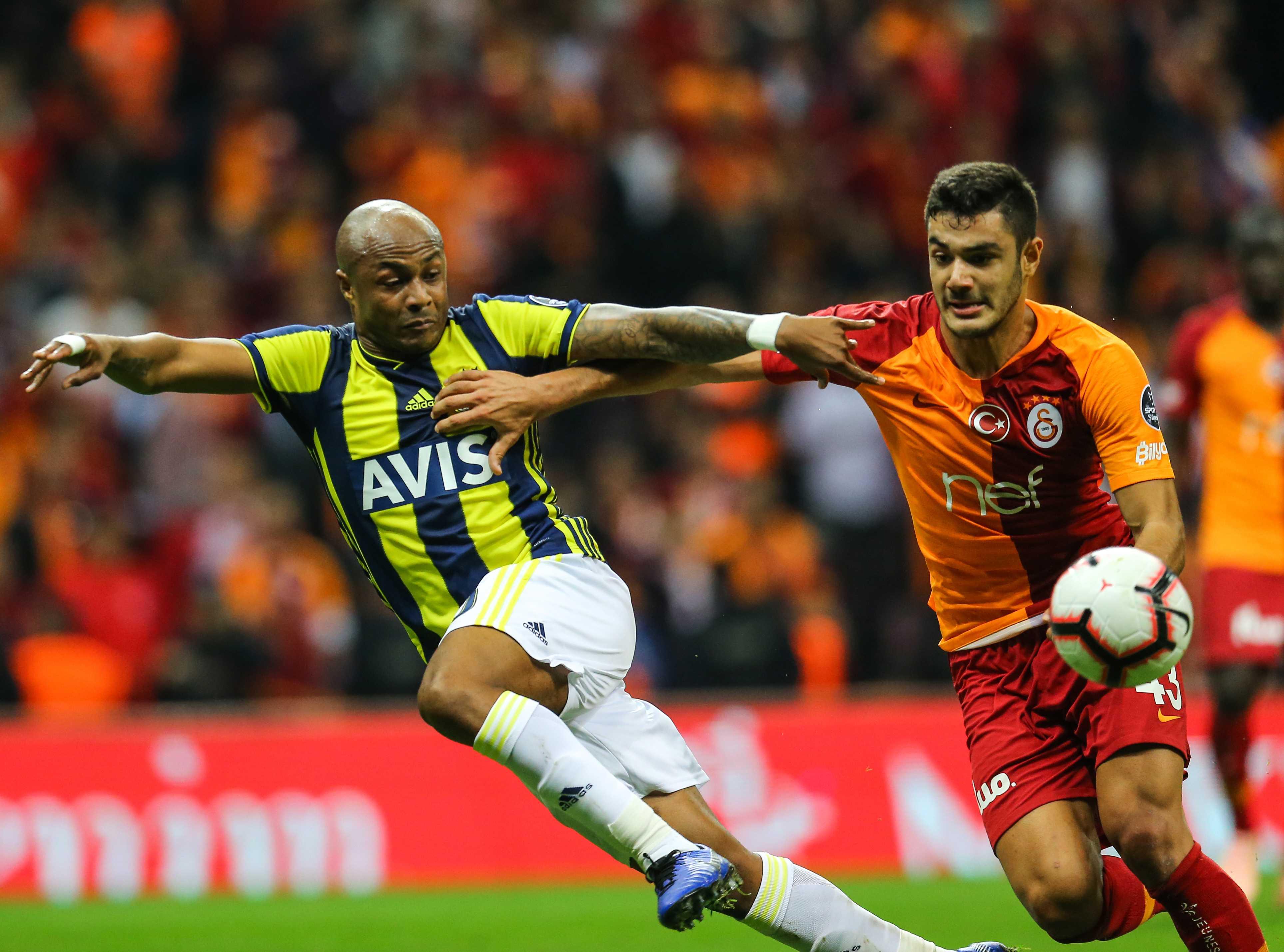 %C4%B0%C5%9Fte+Galatasaray+-+Fenerbah%C3%A7e+derbisinden+kareler