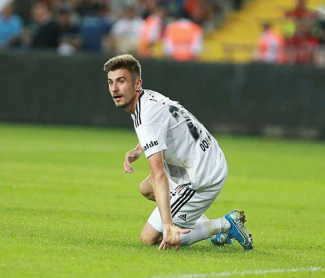 Liste+g%C3%BCncellendi%21;+%C4%B0%C5%9Fte+en+de%C4%9Ferli+20+T%C3%BCrk+futbolcu