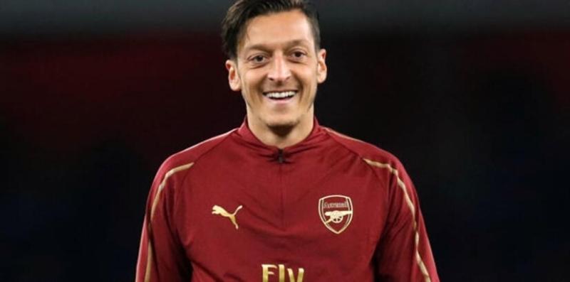 Mesut+%C3%96zil%E2%80%99in+menajerinden+Fenerbah%C3%A7e+a%C3%A7%C4%B1klamas%C4%B1