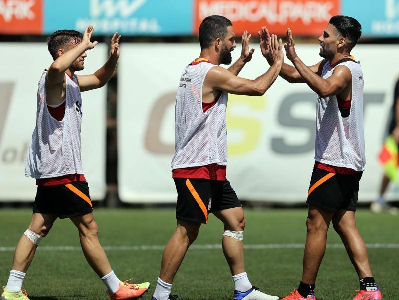 Galatasaray,+%C3%A7al%C4%B1%C5%9Fmalar%C4%B1na+h%C4%B1z+kesmeden+devam+etti