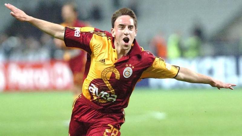 Galatasaray-Fenerbah%C3%A7e+derbilerine+damga+vuran+unutmu%C5%9F+olabilece%C4%9Finiz+futbolcular