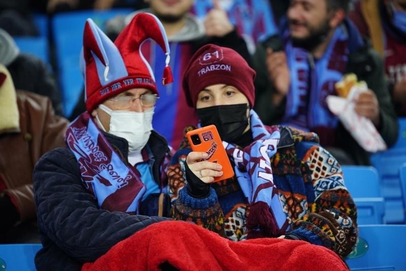 Trabzon+%C4%B1%C5%9F%C4%B1l+%C4%B1%C5%9F%C4%B1ld%C4%B1...+Trabzonspor-Medipol+Ba%C5%9Fak%C5%9Fehir+ma%C3%A7%C4%B1ndan+kareler