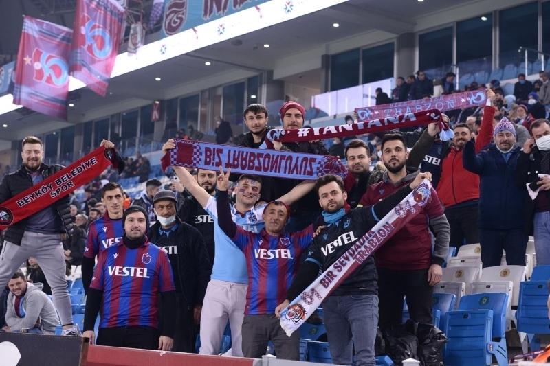 Trabzon+%C4%B1%C5%9F%C4%B1l+%C4%B1%C5%9F%C4%B1ld%C4%B1...+Trabzonspor-Medipol+Ba%C5%9Fak%C5%9Fehir+ma%C3%A7%C4%B1ndan+kareler