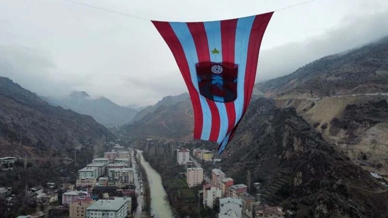 Trabzonspor%E2%80%99un+%C5%9Fampiyonluk+kutlamalar%C4%B1+Artvin%E2%80%99den+ba%C5%9Flad%C4%B1