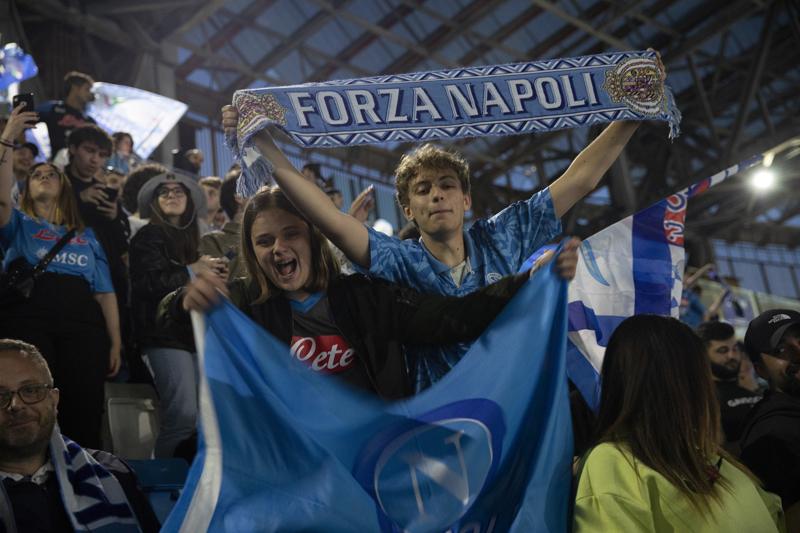 Napoli,+%C4%B0talya+Serie+A%E2%80%99da+33+y%C4%B1l+aradan+sonra+%C5%9Fampiyon+oldu