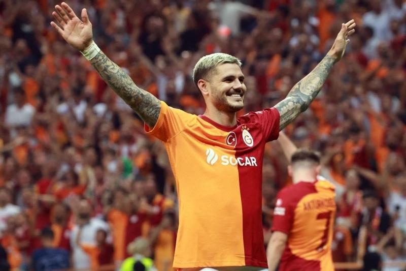 Bin+pi%C5%9Fman+etti%21;+Mauro+Icardi%E2%80%99yi+mumla+ar%C4%B1yorlar