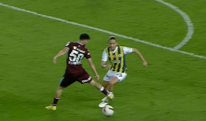 Fenerbah%C3%A7e-Trabzonspor+ma%C3%A7%C4%B1n%C4%B1+de%C4%9Ferlendirdiler%21;+%C4%B0%C5%9Fte+tart%C4%B1%C5%9Fmal%C4%B1+t%C3%BCm+pozisyonlar...