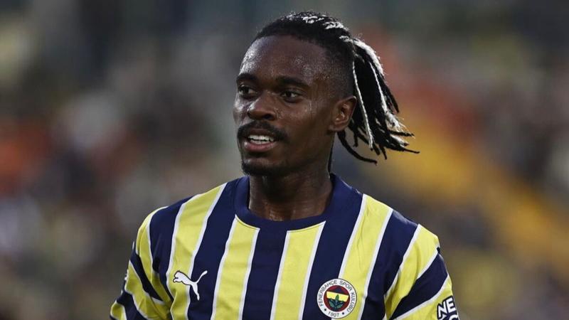 6+oyuncunun+bileti+kesildi%21;+Fenerbah%C3%A7e%E2%80%99de+ayr%C4%B1l%C4%B1k+r%C3%BCzgarlar%C4%B1