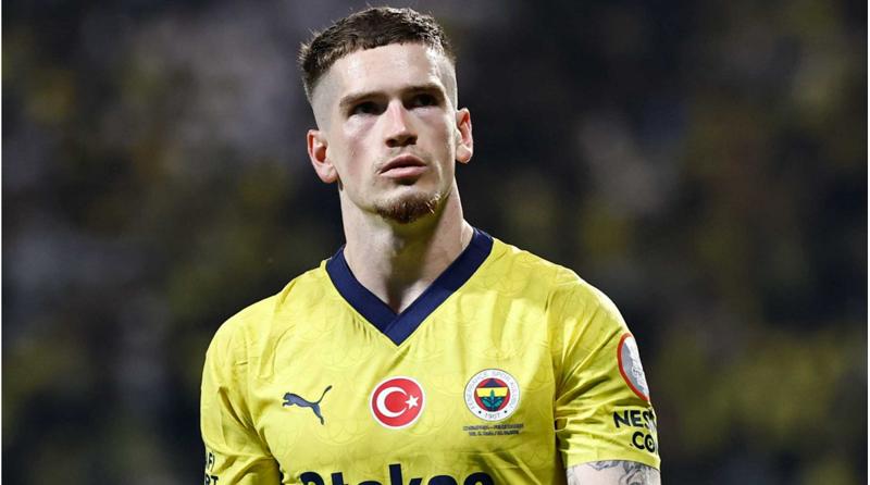 6+oyuncunun+bileti+kesildi%21;+Fenerbah%C3%A7e%E2%80%99de+ayr%C4%B1l%C4%B1k+r%C3%BCzgarlar%C4%B1
