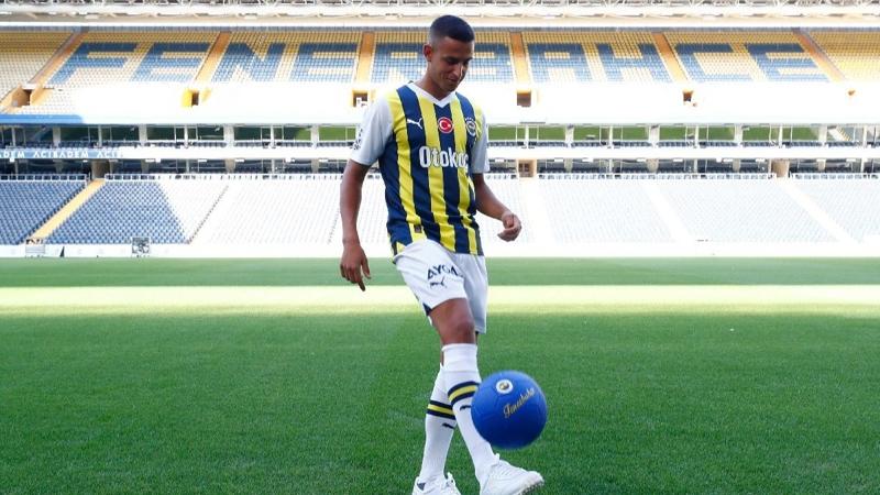 6+oyuncunun+bileti+kesildi%21;+Fenerbah%C3%A7e%E2%80%99de+ayr%C4%B1l%C4%B1k+r%C3%BCzgarlar%C4%B1