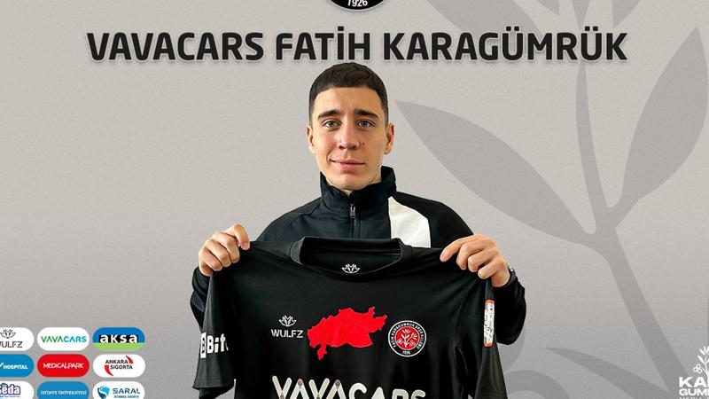 Ve+beklenen+transfer+ger%C3%A7ekle%C5%9Fti%21;+Resmen+imzay%C4%B1+att%C4%B1...