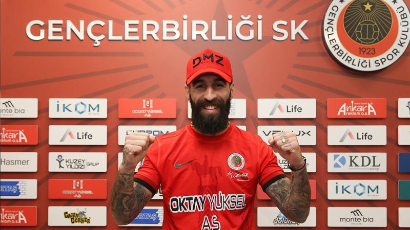 Ve+beklenen+transfer+ger%C3%A7ekle%C5%9Fti%21;+Resmen+imzay%C4%B1+att%C4%B1...