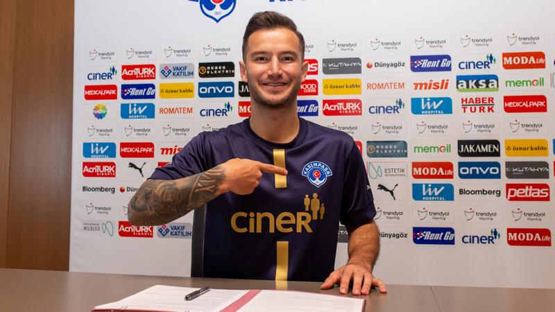 Ve+beklenen+transfer+ger%C3%A7ekle%C5%9Fti%21;+Resmen+imzay%C4%B1+att%C4%B1...