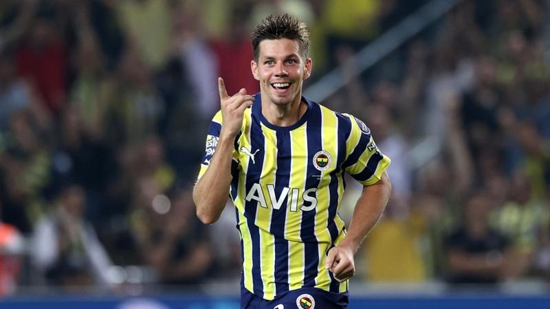 B%C3%BCy%C3%BCk+ilgi+var%21;+Fenerbah%C3%A7e%E2%80%99de+8+oyuncuya+teklif