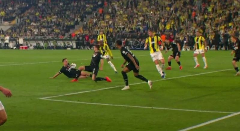 Fenerbah%C3%A7e-Be%C5%9Fikta%C5%9F+derbisini+de%C4%9Ferlendirdiler%21;+%C4%B0%C5%9Fte+tart%C4%B1%C5%9Fmal%C4%B1+t%C3%BCm+pozisyonlar...