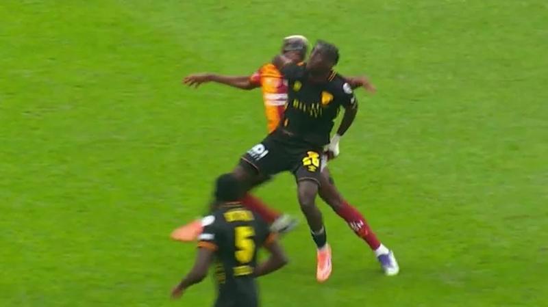 %E2%80%99%E2%80%99%C4%B0lk+faul%C3%BC+Victor+Osimhen+yap%C4%B1yor%21;%E2%80%99%E2%80%99+Galatasaray-G%C3%B6ztepe+ma%C3%A7%C4%B1ndaki+o+pozisyonu+de%C4%9Ferlendirdiler