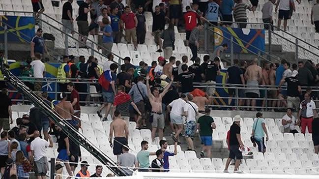 UEFA Rus holiganlarn kartt olaylar sonras Rusya'y EURO 2016'dan ihra etme konusunda uyard