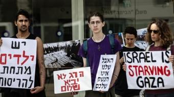 İsrailli aktivistlerden Gazze saldırılarına protesto