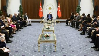 Cumhurbakan Erdoan, 7 lkenin bykelisini kabul etti! te grmeden ilk kareler