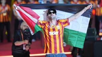 Hakim Ziyech'ten Filistin'e destek! Kupa trenine bayrak ile kt