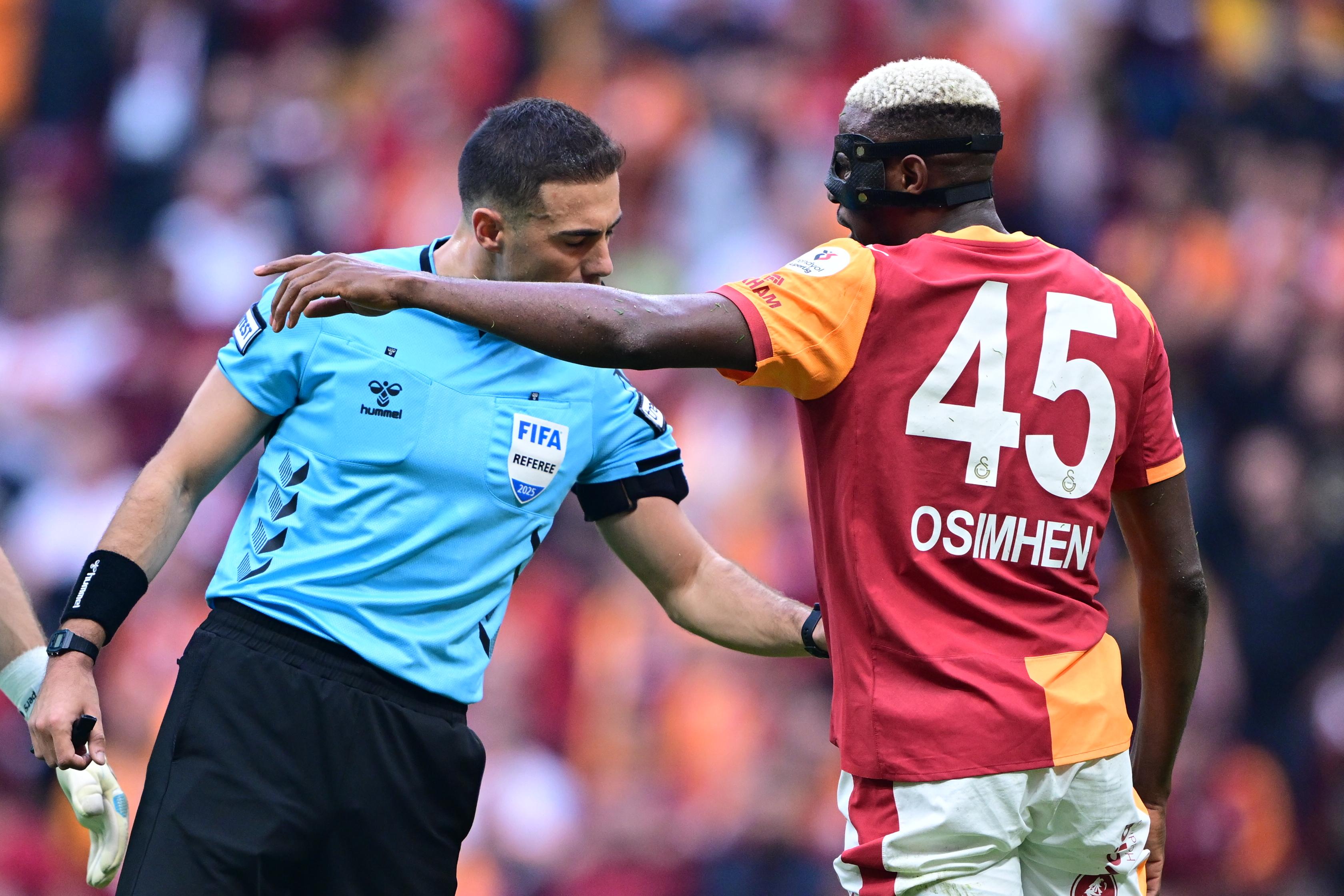 '�lk faul� Victor Osimhen yap�yor!' Galatasaray-G�ztepe ma��ndaki o pozisyonu de�erlendirdiler