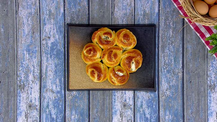 Yumuşacık Gül Poğaça Tarifi