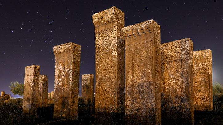 Dünyanın En Büyük Türk İslam Mezarlığı: Ahlat Selçuklu Mezarlığı