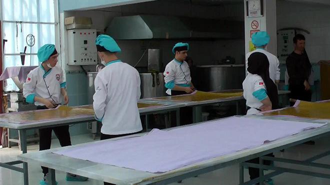 Geleceğin pestil-köme üreticileri işbaşında