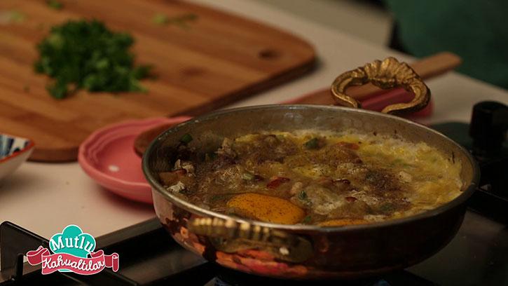 Patlıcanlı Yumurta Tarifi