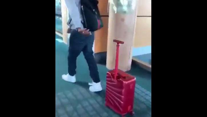 Bu Bavul Sahibini Takip Ediyor 