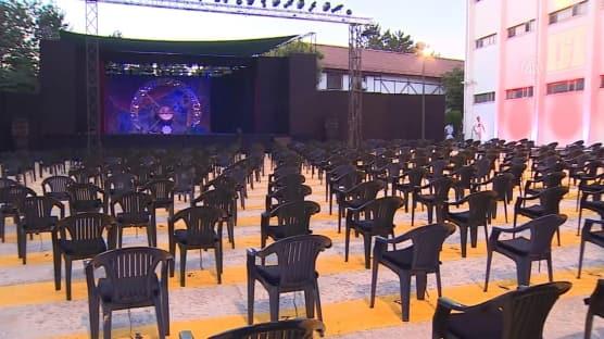 Devlet tiyatroları açık havada perde açtı