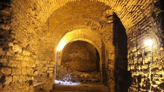 İstanbul'un gizli sarayı Bizans'ın kalıntılarını üzerinde taşıyor