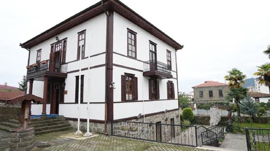 Bakan Varank açıkladı: Zeytinlik Mahallesi UNESCO'ya aday