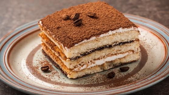 30 dakikada kolay tiramisu tarifi