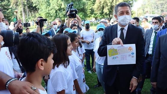 Bakan Selçuk: Hedefimiz okulların açılması