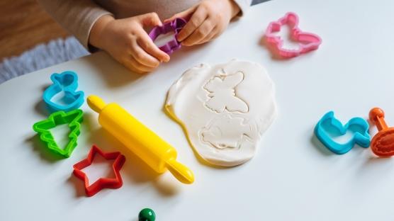 Evde oyun hamuru nasıl yapılır?