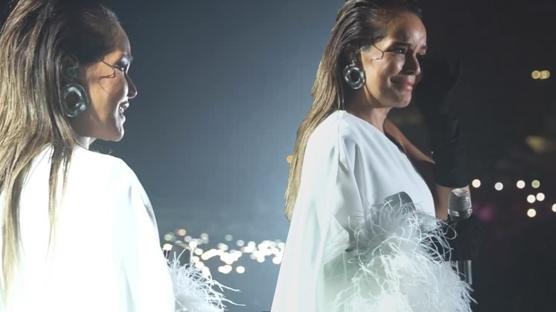 'Ağla Kalbim' şarkısını konserde binlerce kişi söyledi... Bengü gözyaşlarına hakim olamadı