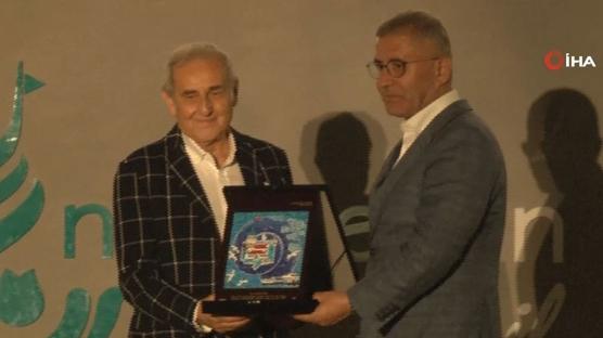 Ünlü Ressam Devrim Erbil Sergisi Üsküdar'da açıldı!