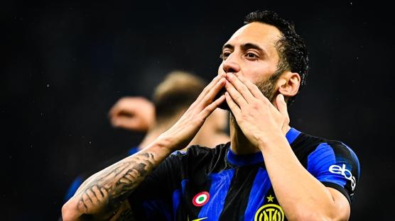 Hakan Çalhanoğlu yine yaptı yapacağını! O pası görenler gözlerine inanamadı