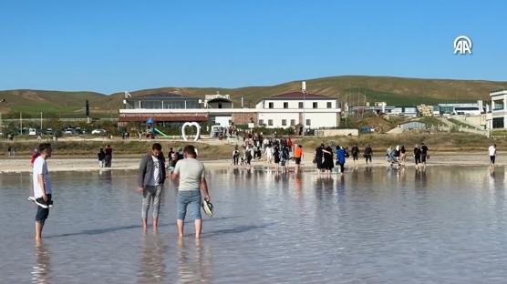 Tuz Gölü'ne turist akını! 