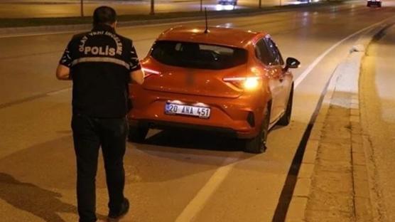 Araçtaki yolcu kaza anını şans eseri kayda aldı