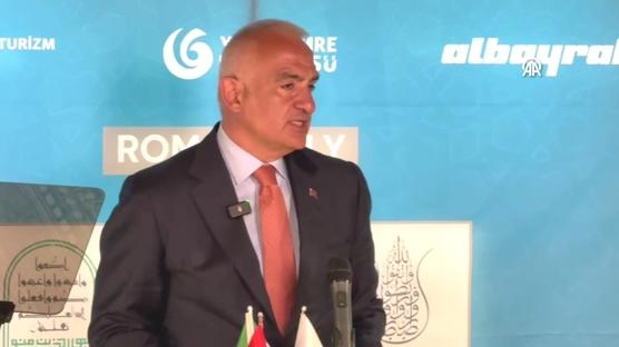 Bakan Ersoy, Roma'da Albayrak Hüsn-ü Hat Sergisi'nin açılışını yaptı