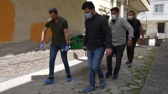 Buzdolabında ve derin dondurucuda parçalanmış erkek cesedi bulundu