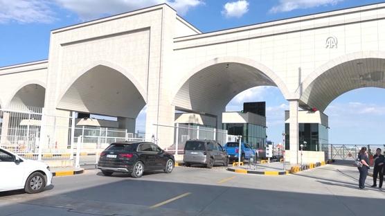 Gurbetçilerin Türkiye'ye gelişleri sürüyor! Sınır kapılarında yoğunluk başladı