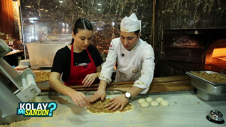 Lahmacun Nasıl Yapılır? Kolay Mı Sandın'da Lahmacun Tarifi