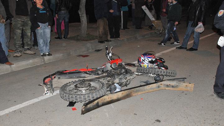 Nevşehir Motor Kazası  : Nevşehir�dE Meydana Gelen Motor Kazasında Bir Kişi Hayatını Kaybetti.kAza Anı Çevrede Bulunan Güvenlik Kameralarına Yansıdı.